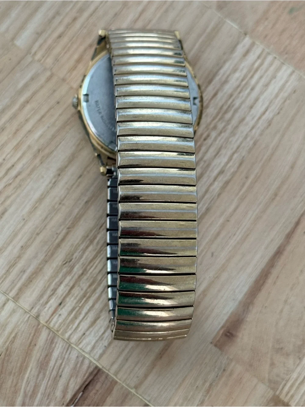 Seiko SQ Vintage Watch Gold Plated Bezel Case Stretch Bracelet Day Date